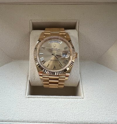 Rolex Day-date 40 Yellow Gold Champagne Dial Box And Papers