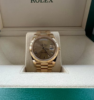 Rolex Day-date 40 Yellow Gold Champagne Dial Box And Papers