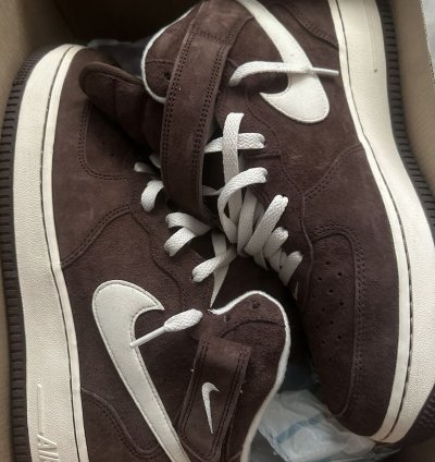 2022 Air Force 1 Mid Chocolate