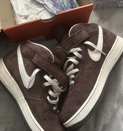 2022 Air Force 1 Mid Chocolate