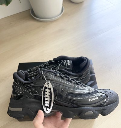 Aime Le Dore New Balance 1000 Black brand New