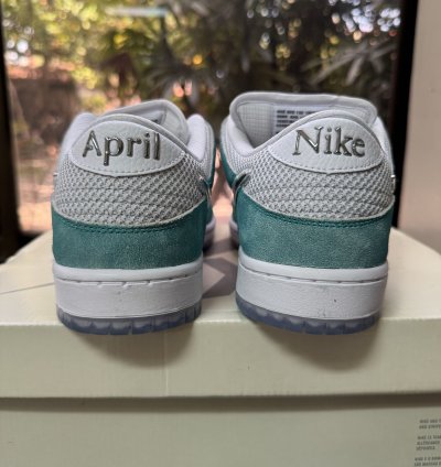 Nike Sb Dunk Low April Skateboards Size 9 5