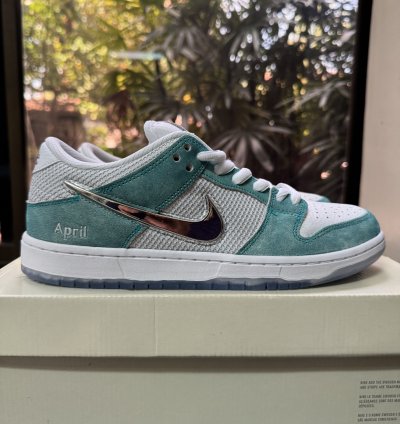 Nike Sb Dunk Low April Skateboards Size 9 5