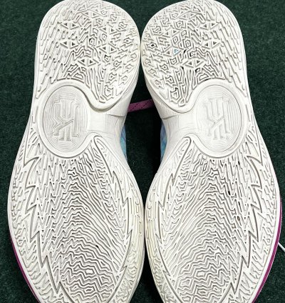2022 Nike Kyrie Low 5 Community