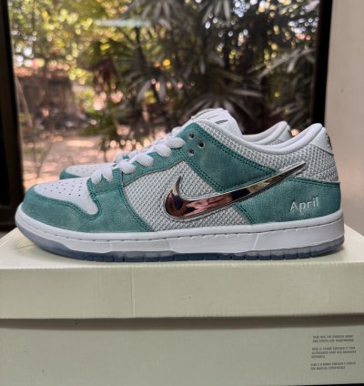 Nike Sb Dunk Low April Skateboards Size 9 5