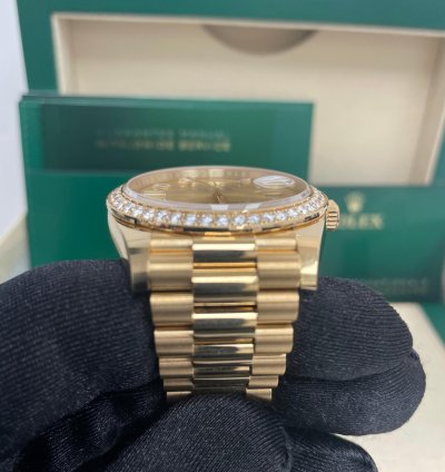 Rolex Day-date 40 Yellow Gold Day-date 40 Watch-yellow Gold Bezel-champagne Baguette Diamond Dial 228348rbr