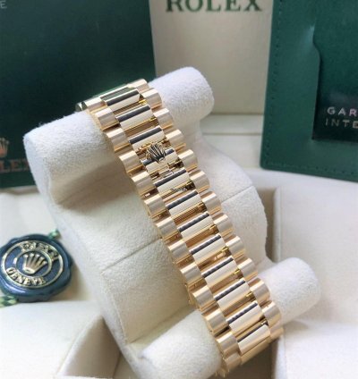 Rolex Day-date 40 Yellow Gold Day-date 40mm Champagne Stick Dial 228238 2023
