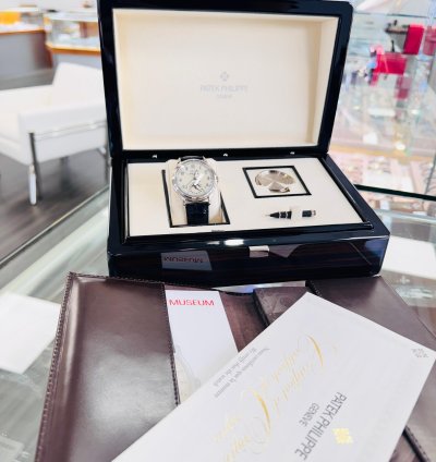 Patek Philippe Perpetual Calendar 5320g-001 Grand Complications White Gold Lacquered Dial