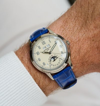 Patek Philippe Perpetual Calendar 5320g-001 White Gold