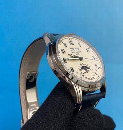 Patek Philippe Perpetual Calendar 5320g-001 White Gold Perpetual Calendar
