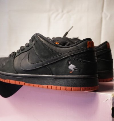 Nike Sb Dunk Low Black Pigeon - Size 9