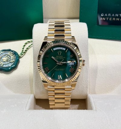 Rolex Day-date 40 Yellow Gold Green Roman Dial