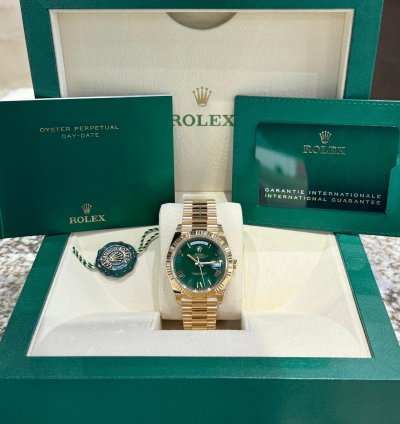 Rolex Day-date 40 Yellow Gold Green Roman Dial