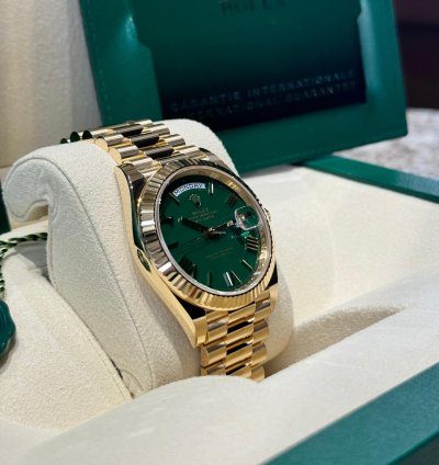 Rolex Day-date 40 Yellow Gold Green Roman Dial