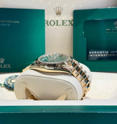Rolex Day-date 40 Yellow Gold Green Roman Dial