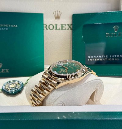 Rolex Day-date 40 Yellow Gold Green Roman Dial