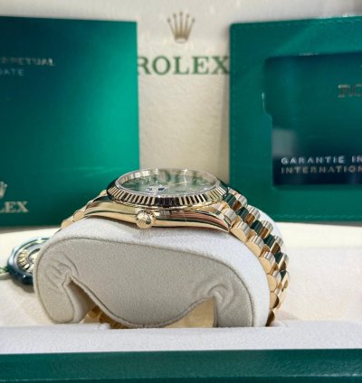 Rolex Day-date 40 Yellow Gold Green Roman Dial
