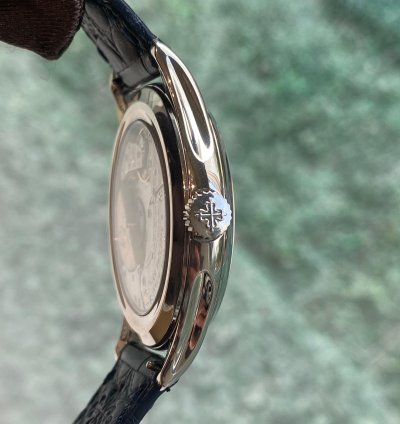 Patek Philippe Perpetual Calendar 5327g-001