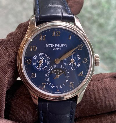 Patek Philippe Perpetual Calendar 5327g-001