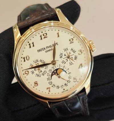 Patek Philippe Perpetual Calendar 5327j-001