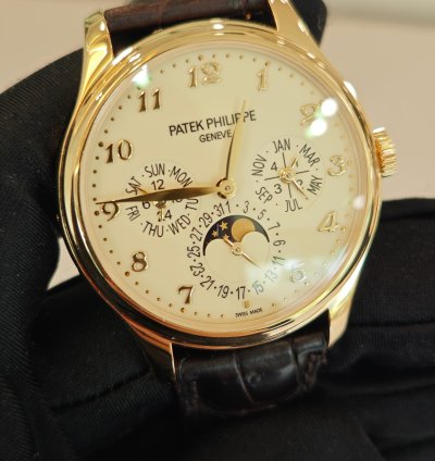 Patek Philippe Perpetual Calendar 5327j-001