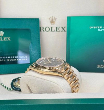 Rolex Day-date 40 Yellow Gold Ombre Green Roman Dial 2025