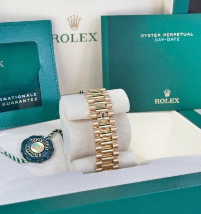 Rolex Day-date 40 Yellow Gold Ombre Green Roman Dial 2025