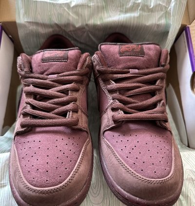 Nike Sb Dunk Low City Of Love Burgundy Crush