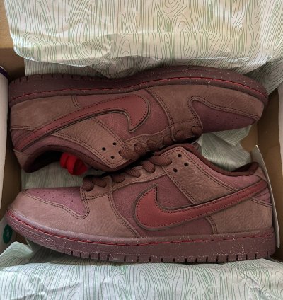 Nike Sb Dunk Low City Of Love Burgundy Crush