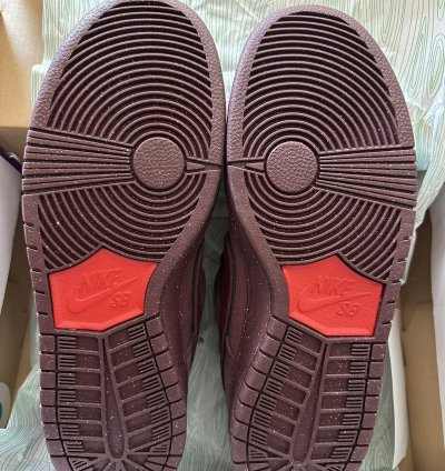 Nike Sb Dunk Low City Of Love Burgundy Crush