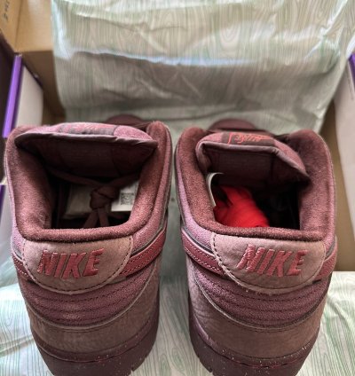 Nike Sb Dunk Low City Of Love Burgundy Crush