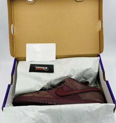 Nike Sb Dunk Low City Of Love Burgundy Crush Size 12 Men