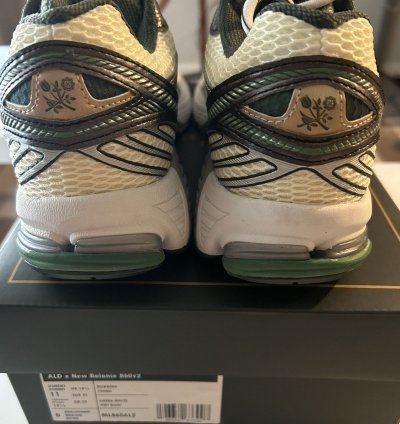 Aime Leon Dore New Balance 860 V2 Size 11 Green