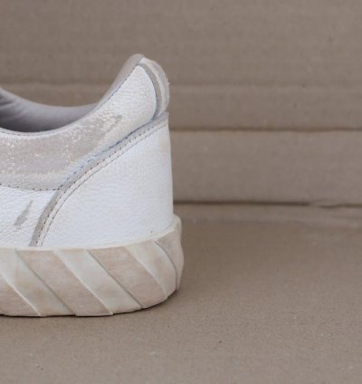 3 Low Vulcanized Distressed Sneakers In White Navy Blue