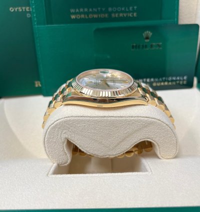 Rolex Day-date 40 Yellow Gold Silver Roman Dial Fluted Bezel 228238