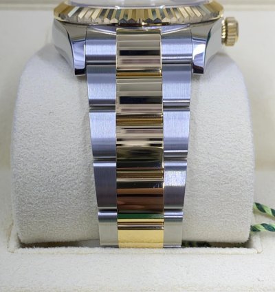 Rolex Sky-dweller In Hand 2022 Sky-dweller 326933 18k Steel Black Yellow Gold Oyster