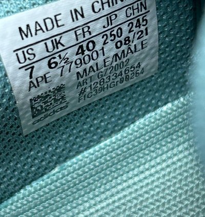 76005 Yeezy Boost 700 Faded Azure