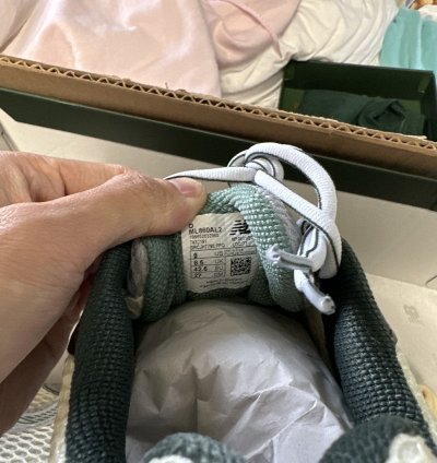 Aime On Dore New Balance 860v2