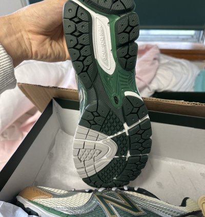 Aime On Dore New Balance 860v2