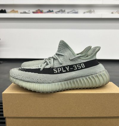 77104 Yeezy Boost 350 V2 Salt