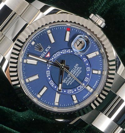 Rolex Sky-dweller Mint Complete Set Sky Dweller Sunray Blue Dial White Gold Steel Oyster 336934-0005