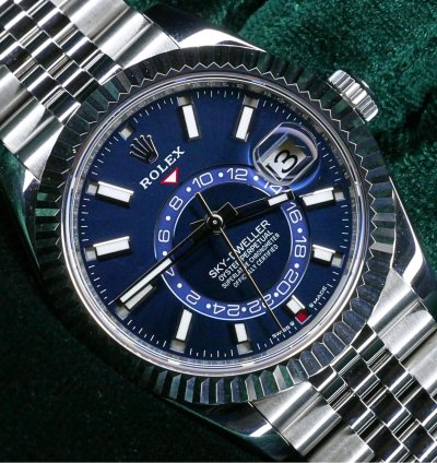 Rolex Sky-dweller Mint Complete Set Sky-dweller Blue Dial Jubilee 42mm Stainless Steel 336934