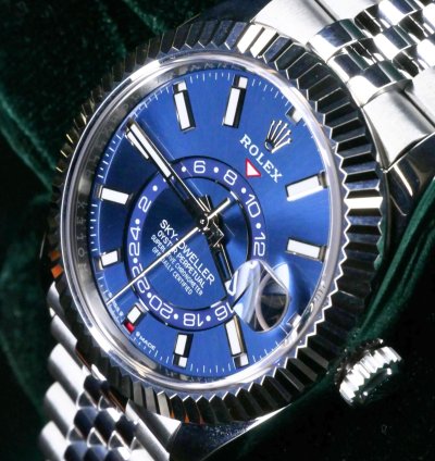 Rolex Sky-dweller Mint Complete Set Sky-dweller Blue Dial Jubilee 42mm Stainless Steel 336934