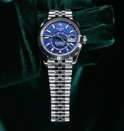 Rolex Sky-dweller Mint Complete Set Sky-dweller Blue Dial Jubilee 42mm Stainless Steel 336934