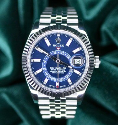 Rolex Sky-dweller Mint Complete Set Sky-dweller Blue Dial Jubilee 42mm Stainless Steel 336934