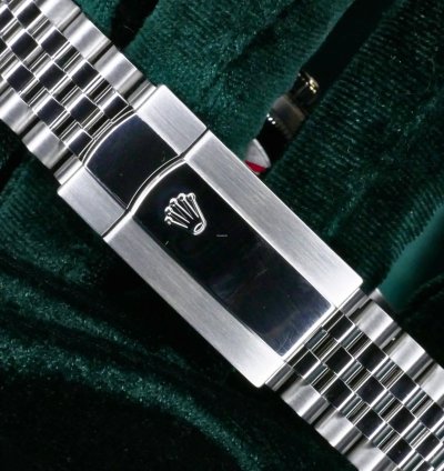 Rolex Sky-dweller Mint Complete Set Sky-dweller Blue Dial Jubilee 42mm Stainless Steel 336934
