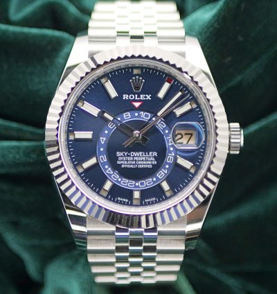 Rolex Sky-dweller Mint Complete Set Sky-dweller Blue Dial Jubilee Bracelet Fluted Bezel Steel 326934