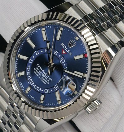 Rolex Sky-dweller Mint Complete Set Sky-dweller Blue Dial Jubilee Bracelet Fluted Bezel Steel 326934