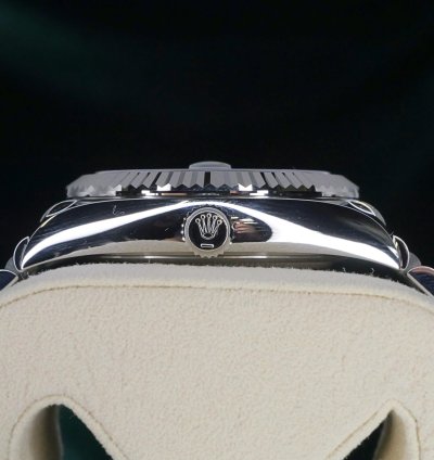 Rolex Sky-dweller Mint Complete Set Sky-dweller Blue Dial Jubilee Bracelet Fluted Bezel Steel 326934