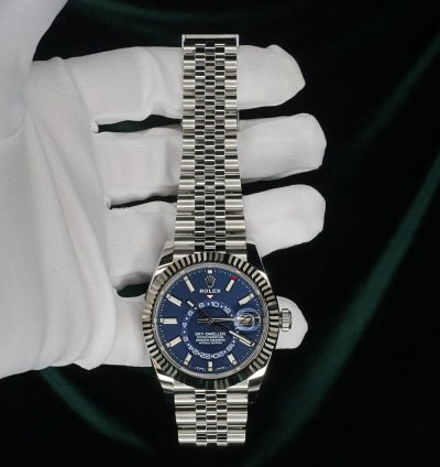 Rolex Sky-dweller Mint Complete Set Sky-dweller Blue Dial Jubilee Bracelet Fluted Bezel Steel 326934